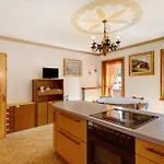 Edelweiss Apartment *
