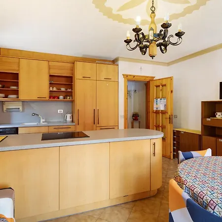 Edelweiss Apartment *